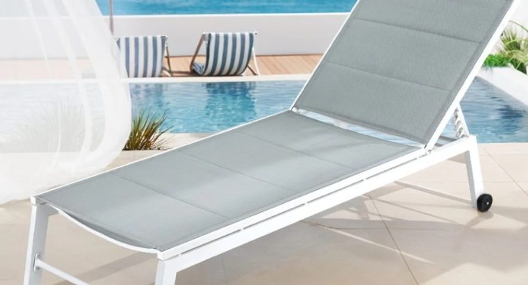 Gardeon Sun Lounger Chaise Lounge with Wheels – White Patio Chair